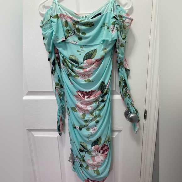 New Le Chateau Dress - Picture 2 of 2